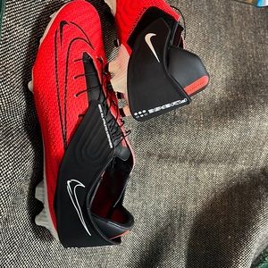 Nike soccer shoes for men